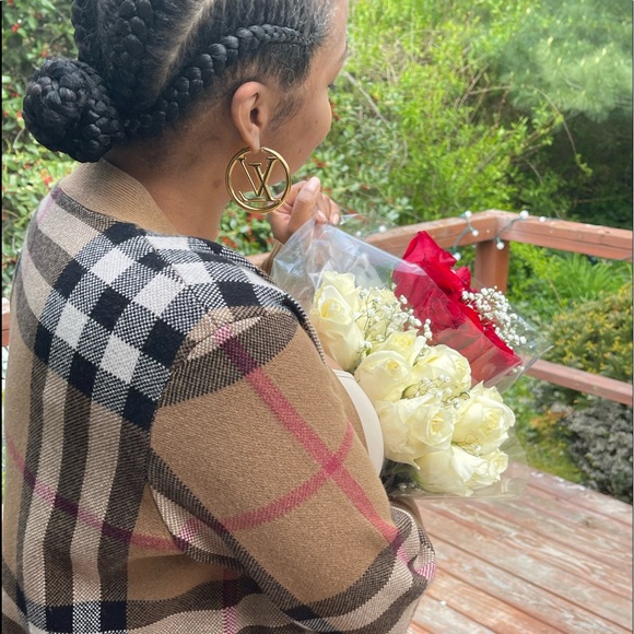 Meet your Posher, Dana - Picture 1 of 1